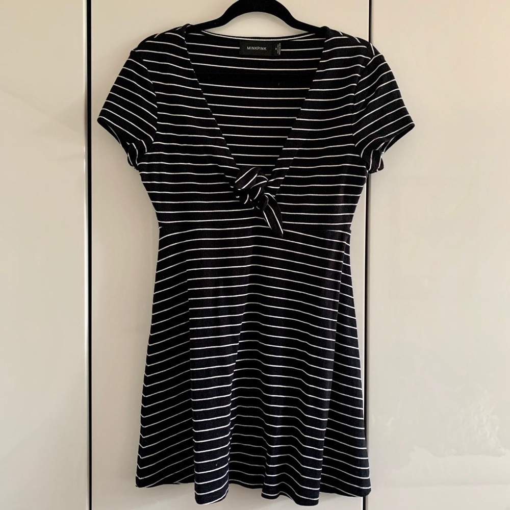 ⚓️LIKE NEW⚓️ MINKPINK Tie Front Stripe Dress